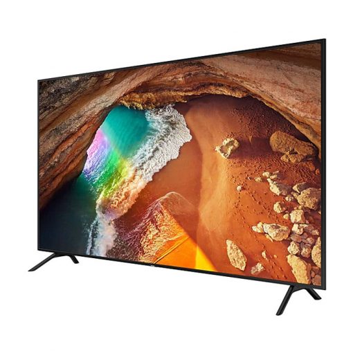 نمای زاویه راست تلویزیون سامسونگ 82Q60
